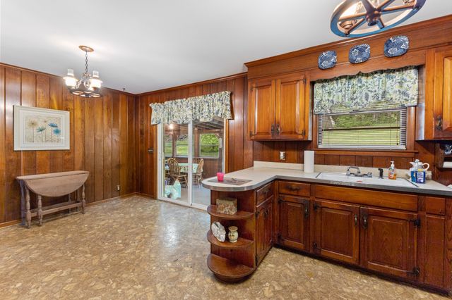 7680 Charlotte Pike, Nashville, TN 37209