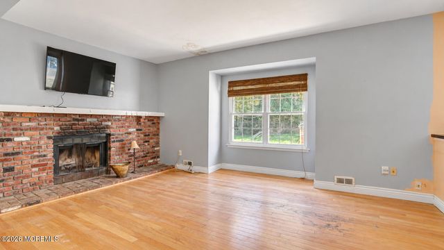 40 Newport Drive, Manalapan, NJ 07726