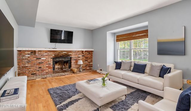 40 Newport Drive, Manalapan, NJ 07726