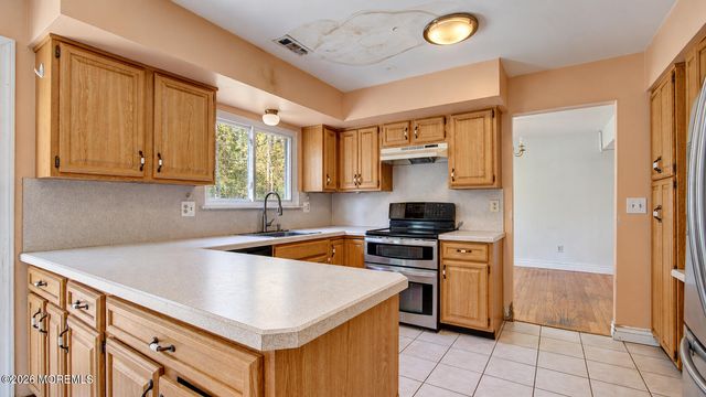 40 Newport Drive, Manalapan, NJ 07726