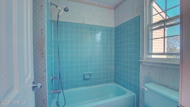 40 Newport Drive, Manalapan, NJ 07726