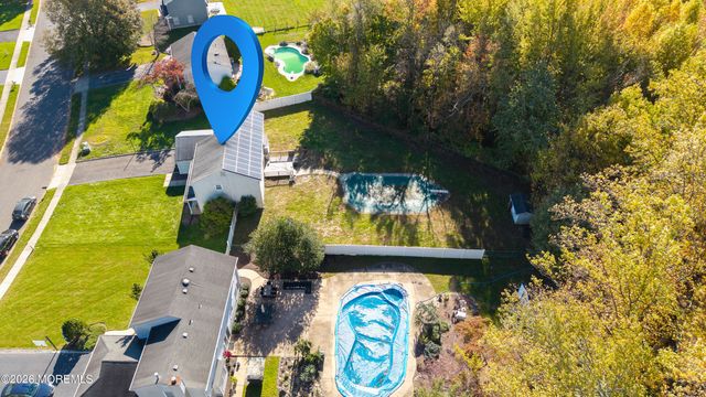 40 Newport Drive, Manalapan, NJ 07726