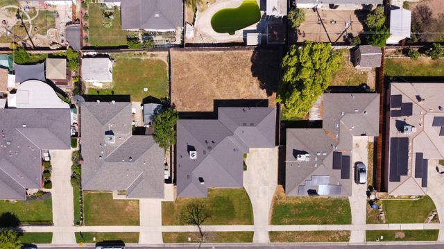 3605 E Cortland Avenue, Fresno, CA 93726
