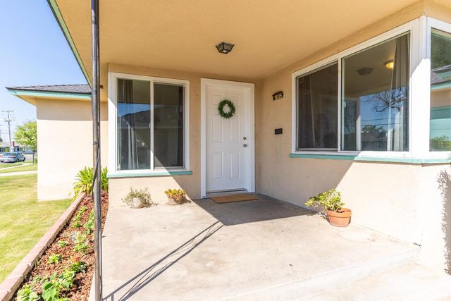 3605 E Cortland Avenue, Fresno, CA 93726