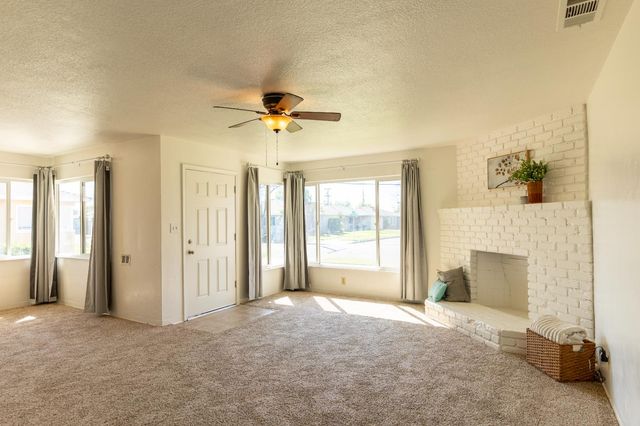 3605 E Cortland Avenue, Fresno, CA 93726