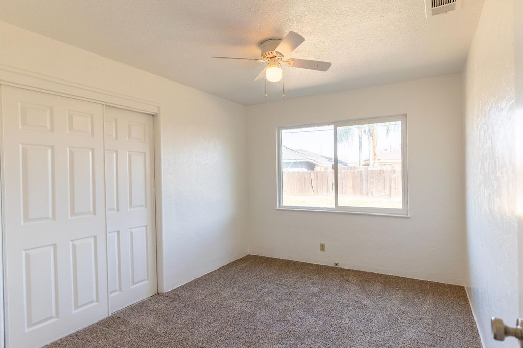 Image 12 of property listing at 3605 E Cortland Avenue, Fresno, CA 93726