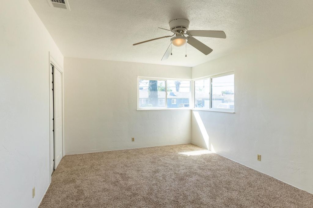 Image 16 of property listing at 3605 E Cortland Avenue, Fresno, CA 93726