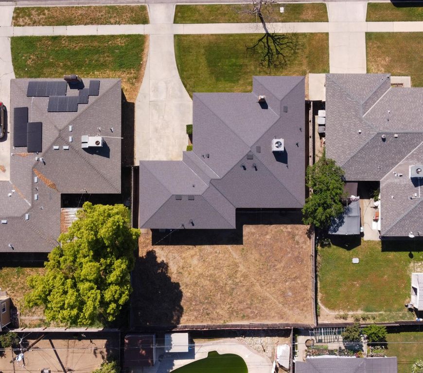 Image 27 of property listing at 3605 E Cortland Avenue, Fresno, CA 93726