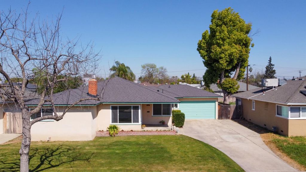 Image 31 of property listing at 3605 E Cortland Avenue, Fresno, CA 93726