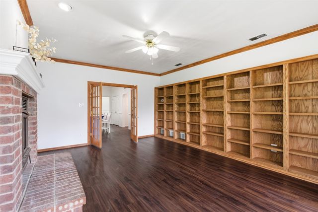 1913 W Arbor Rose Drive, Grand Prairie, TX 75050