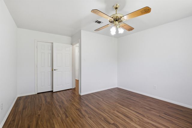 1913 W Arbor Rose Drive, Grand Prairie, TX 75050