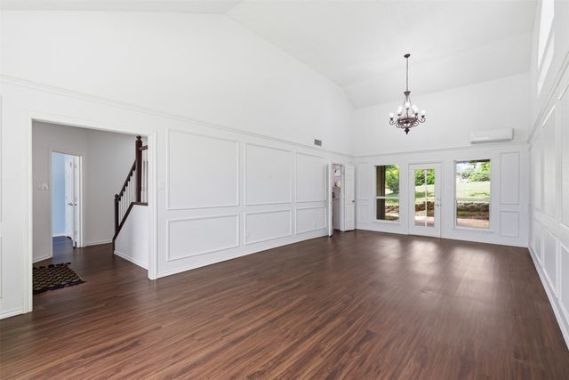 1913 W Arbor Rose Drive, Grand Prairie, TX 75050