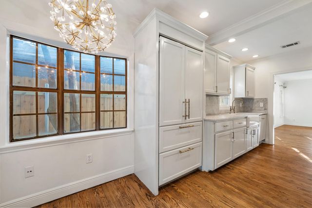 1806 Stamford LN, Austin, TX 78703