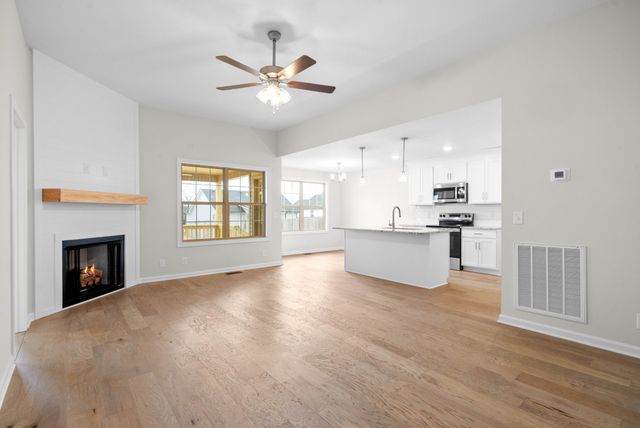 333 Tisha Ct, Clarksville, TN 37042