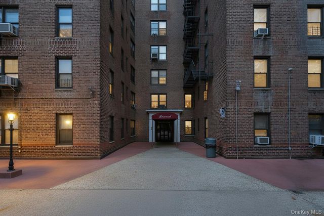 83-75 Woodhaven Boulevard 1C, Woodhaven, NY 11421