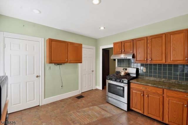 962 W 6Th St, Plainfield City, NJ 07063