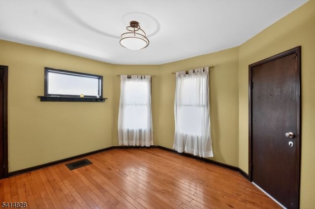 962 W 6Th St, Plainfield City, NJ 07063