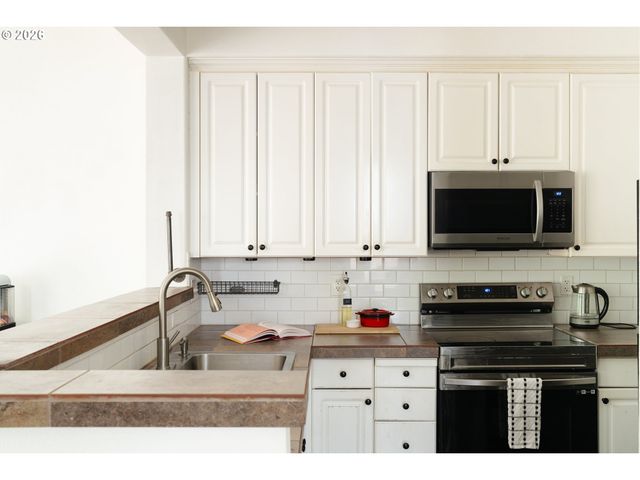 4083 Sw 182ND Pl, Beaverton, OR 97078