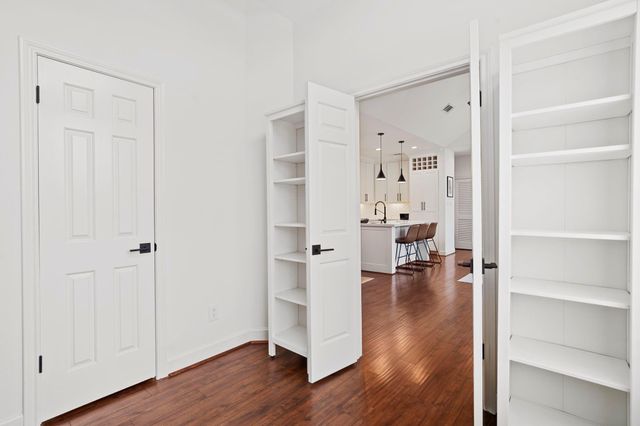 5200 Weslayan Street A201, Houston, TX 77005