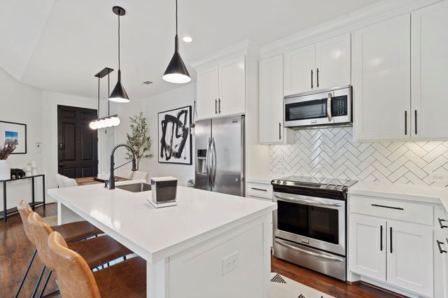 5200 Weslayan Street A201, Houston, TX 77005