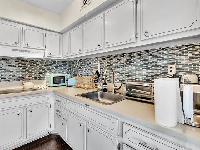 1200 West Ave 305, Miami Beach, FL 33139