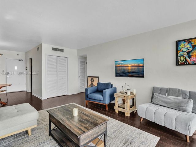 1200 West Ave 305, Miami Beach, FL 33139