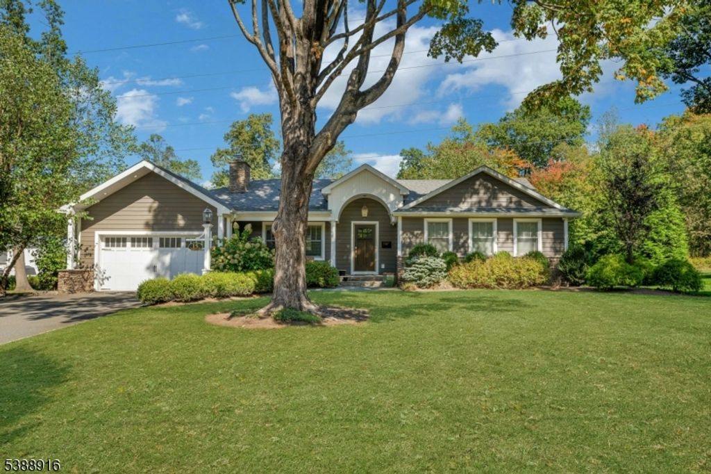 15 North Drive, Livingston Twp., NJ 07039