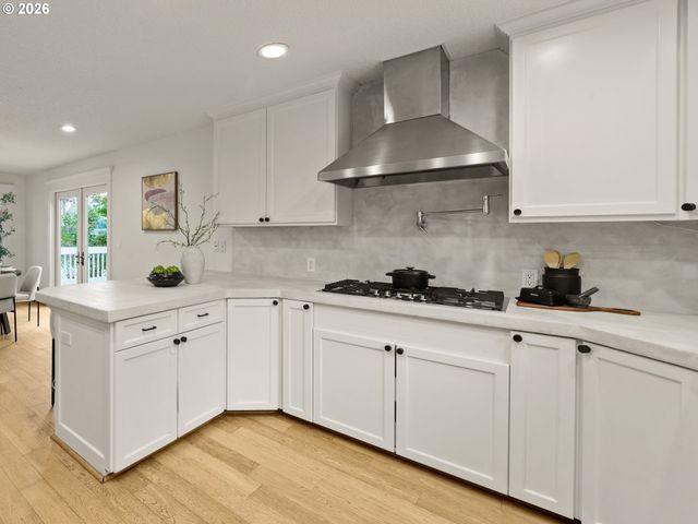 808 ELLIS Ave, Lake Oswego, OR 97034