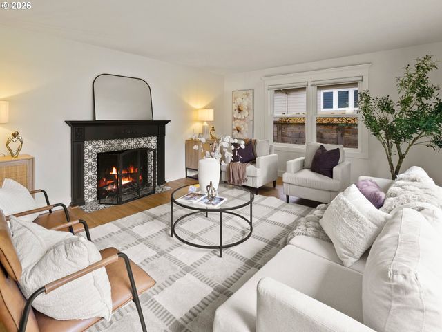 808 ELLIS Ave, Lake Oswego, OR 97034