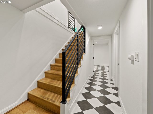 808 ELLIS Ave, Lake Oswego, OR 97034