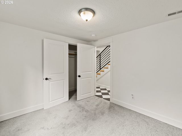 808 ELLIS Ave, Lake Oswego, OR 97034