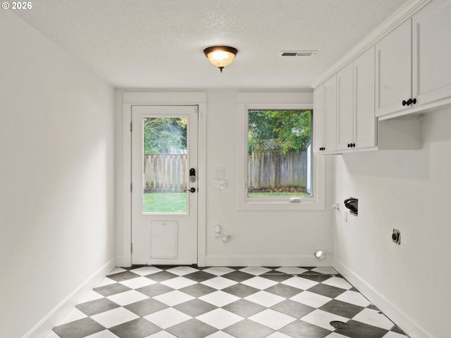808 ELLIS Ave, Lake Oswego, OR 97034