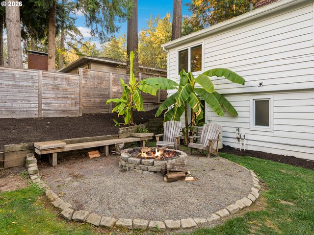 808 ELLIS Ave, Lake Oswego, OR 97034