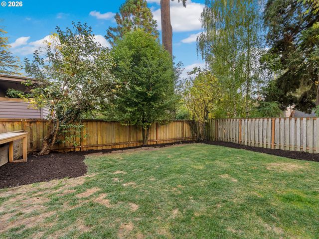808 ELLIS Ave, Lake Oswego, OR 97034