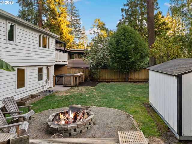 808 ELLIS Ave, Lake Oswego, OR 97034