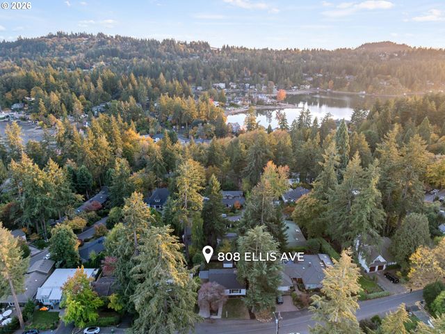 808 ELLIS Ave, Lake Oswego, OR 97034