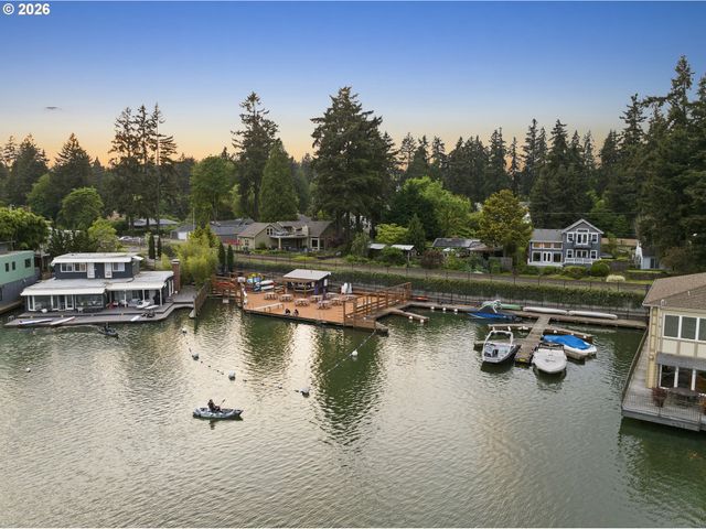 808 ELLIS Ave, Lake Oswego, OR 97034