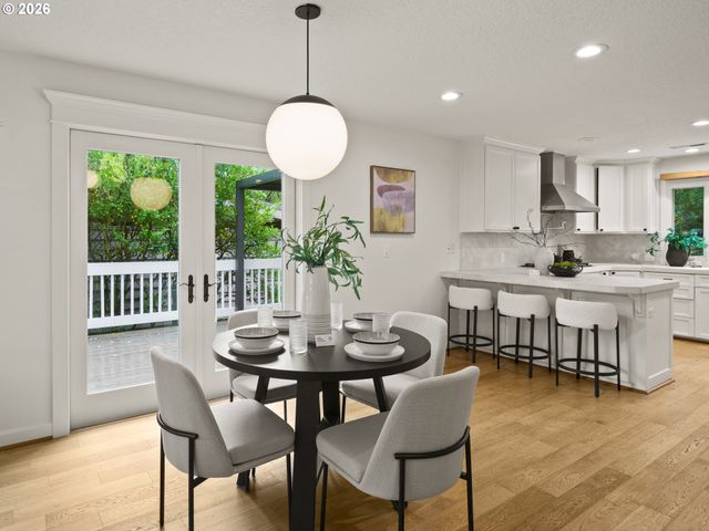 808 ELLIS Ave, Lake Oswego, OR 97034