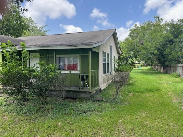 4226 F Street, Houston, TX 77072