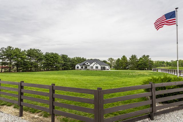 195 N 300 W, Lebanon, IN 46052