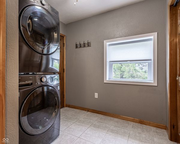 195 N 300 W, Lebanon, IN 46052