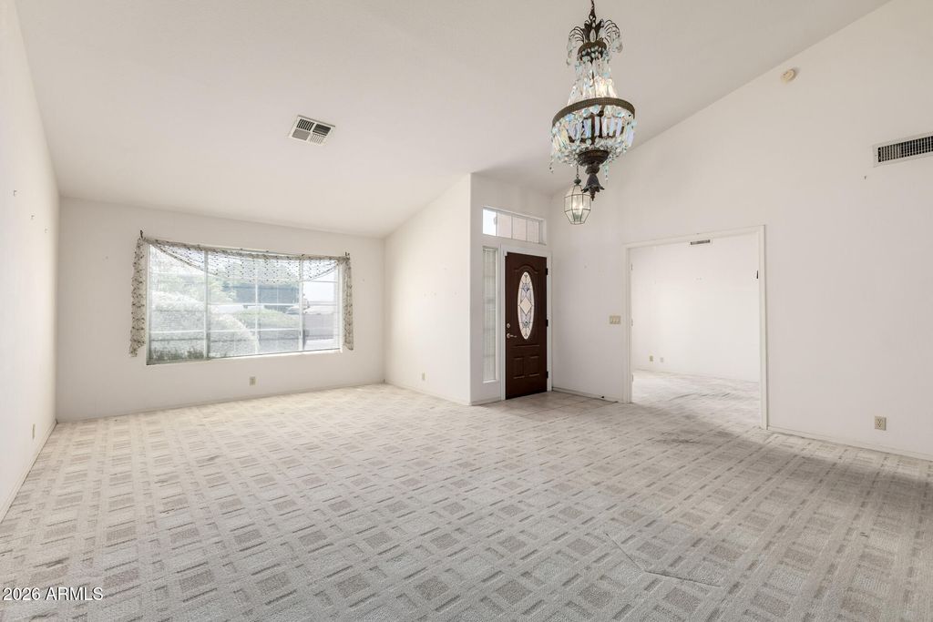 Image 4 of property listing at 1320 W MOUNTAIN SKY Avenue, Phoenix, AZ 85045