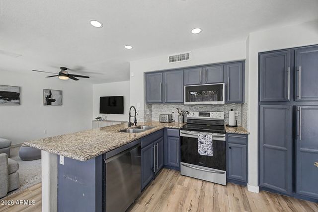 2224 E MORROW Drive, Phoenix, AZ 85024