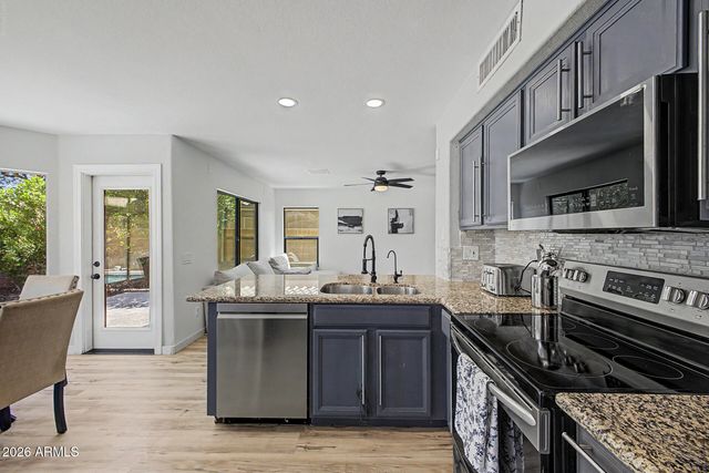 2224 E MORROW Drive, Phoenix, AZ 85024