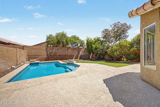 2224 E MORROW Drive, Phoenix, AZ 85024