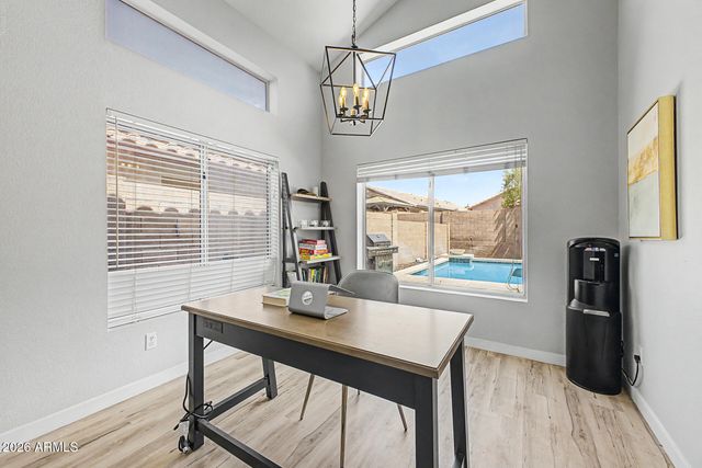 2224 E MORROW Drive, Phoenix, AZ 85024