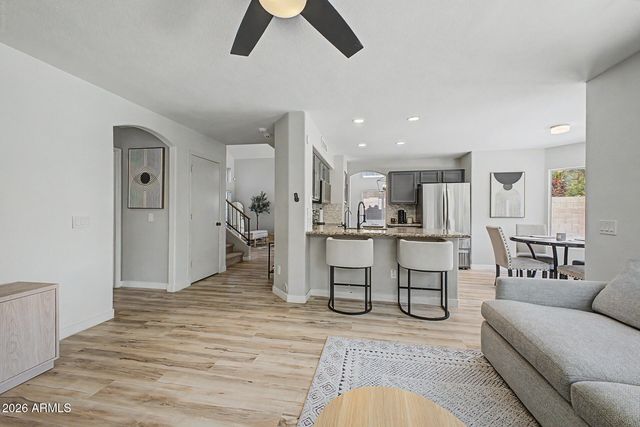 2224 E MORROW Drive, Phoenix, AZ 85024
