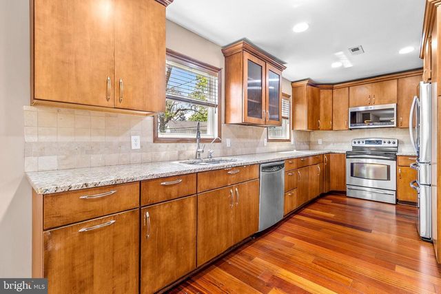 8 HAWKINS LN, Willingboro, NJ 08046
