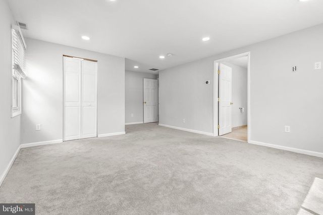 8 HAWKINS LN, Willingboro, NJ 08046