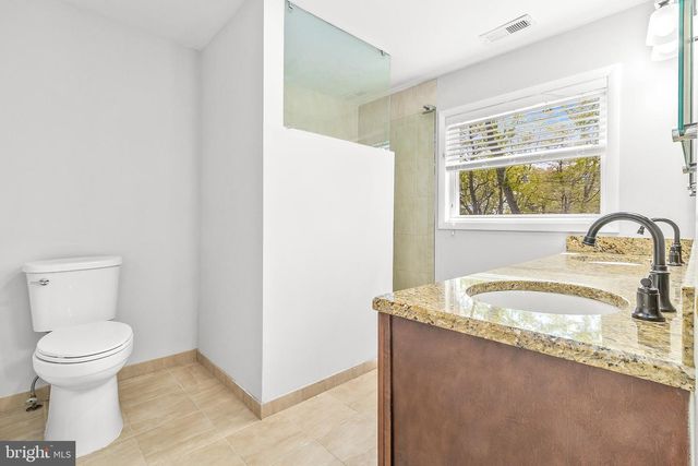 8 HAWKINS LN, Willingboro, NJ 08046